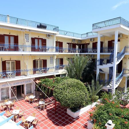 Hotel Karyatides Agia Marina  Buitenkant foto