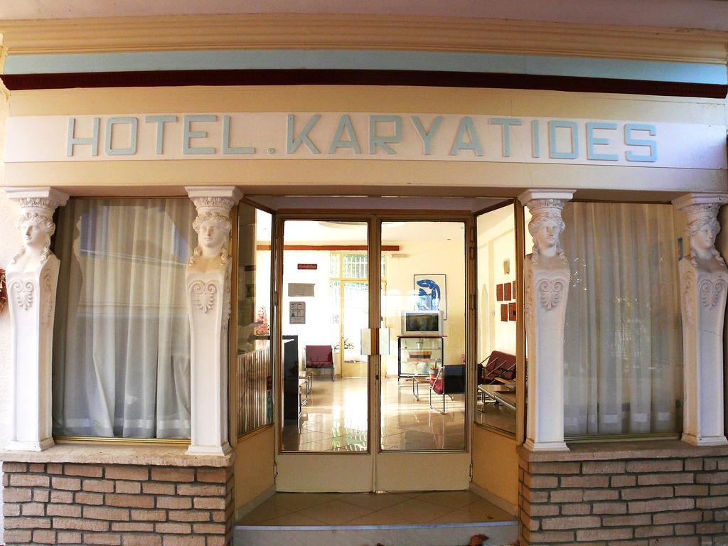 Hotel Karyatides Agia Marina  Buitenkant foto